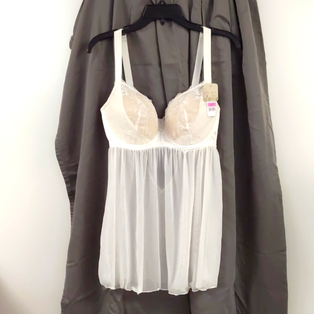 Parfait by Affinitas Baby Doll with built in bra. Soft Ivory. Multiple sizes.